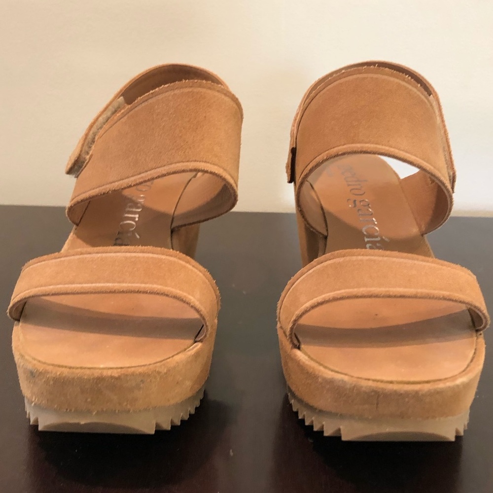 Pedro Garcia Wedges 37/7